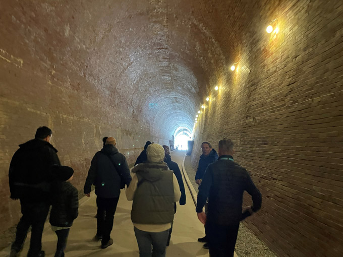 Niagara Falls tours of tunnel